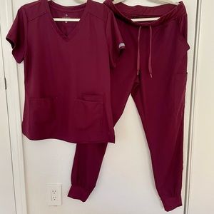 Insight by Med Couture Women’s Cargo scrubs in size Medium.